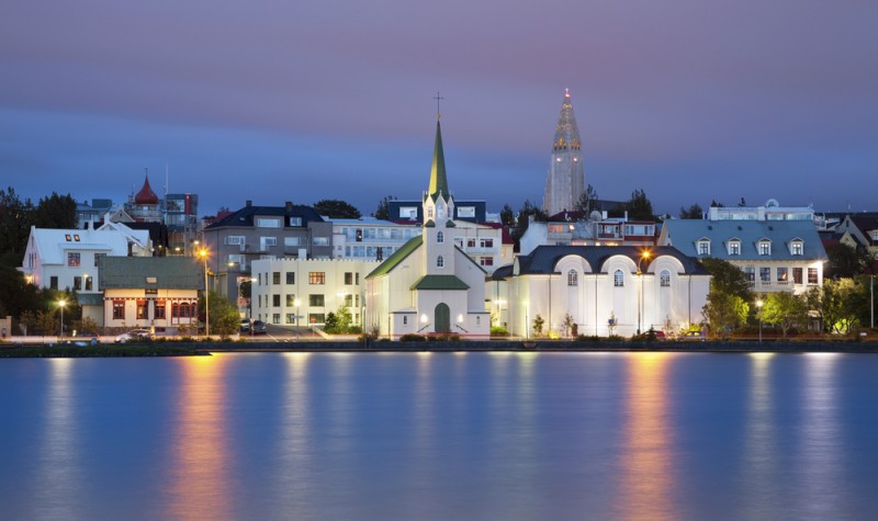 Iceland re-opens its door to capital flows
